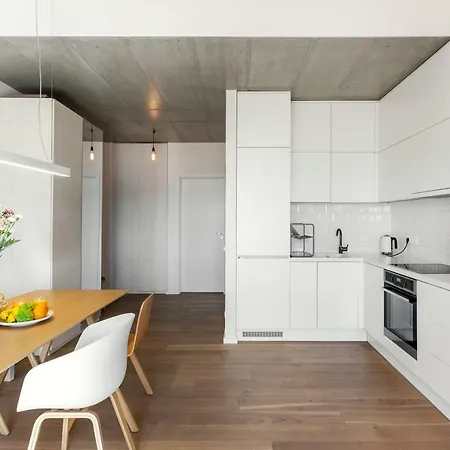 Eden - A Bright Modern In Old Town By Houseys