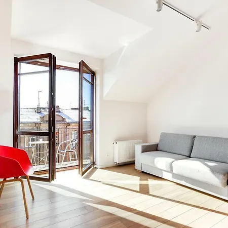 Eden - A Bright Modern In Old Town By Houseys