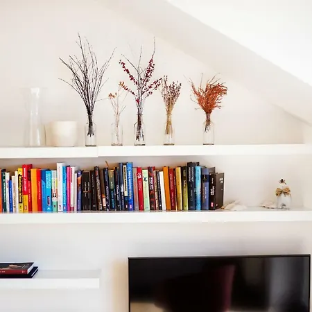 Eden - A Bright Modern In Old Town By Houseys *
